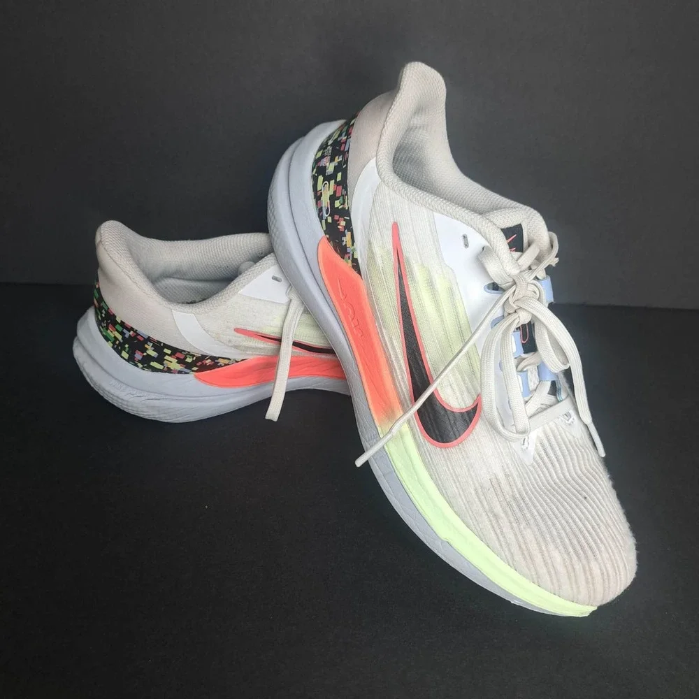 Nike Womens Air Winflo 9 White Green Red Sz 7.5 FD0880 100 Running